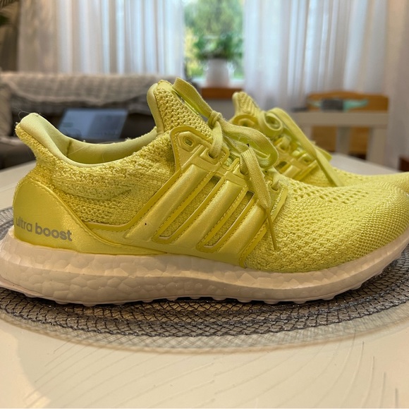 Brand New Women’s Adidas Ultra Boost Neon Yellow 5.0 Sneakers size 6.5 - Picture 13 of 13